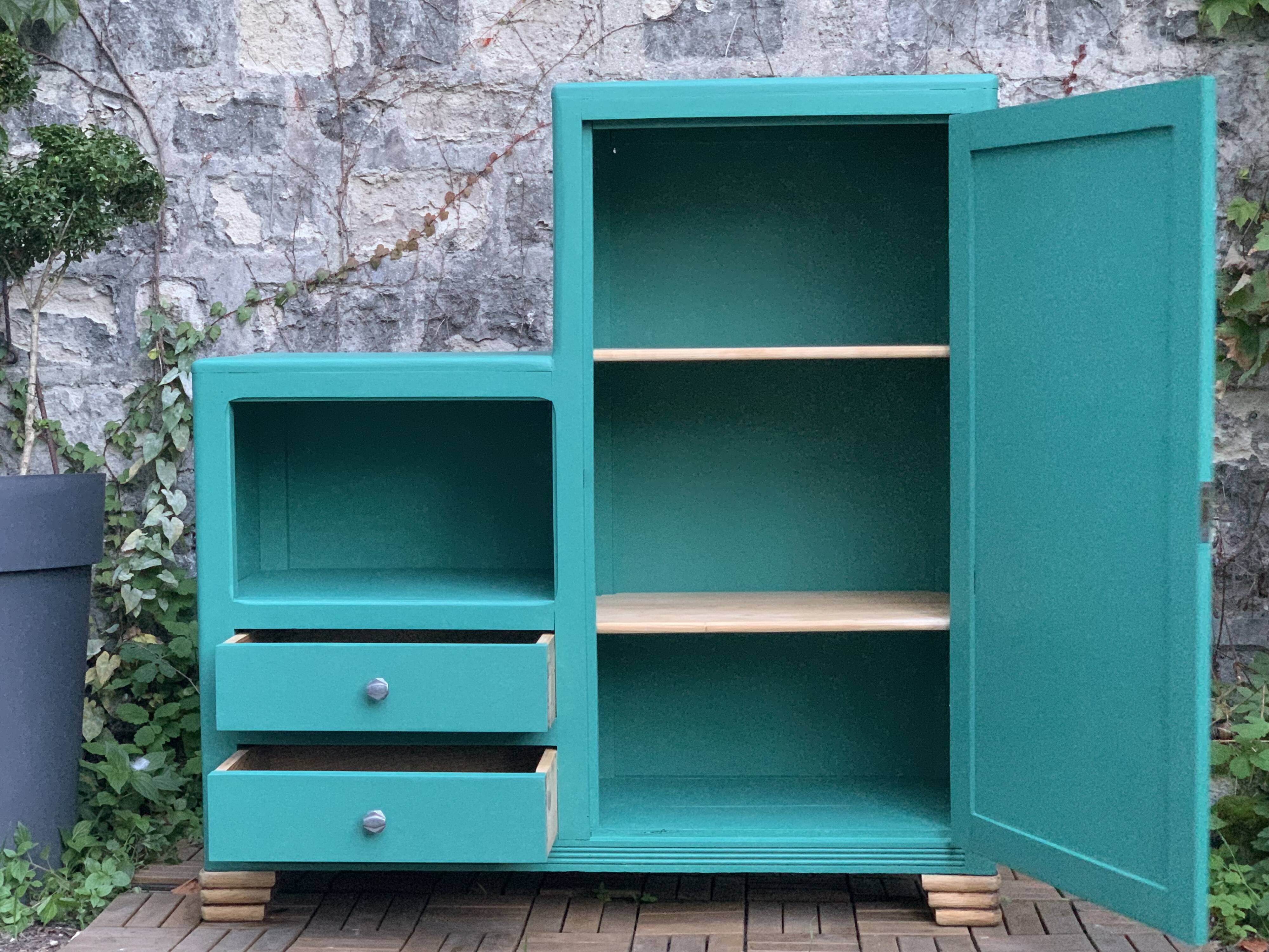 Asymmetrical Parisian wardrobe 1930