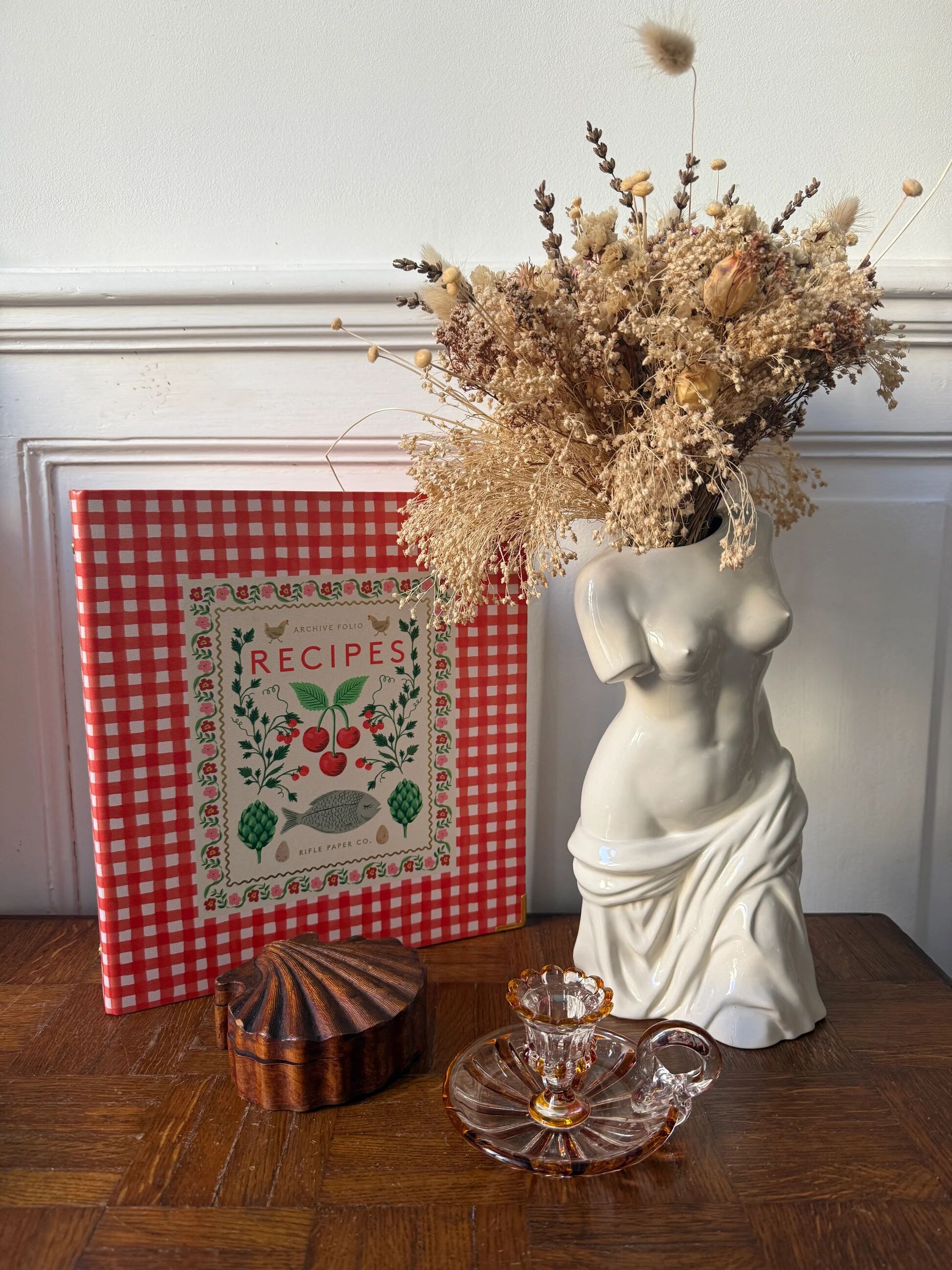 Wooden shell box – natural charm