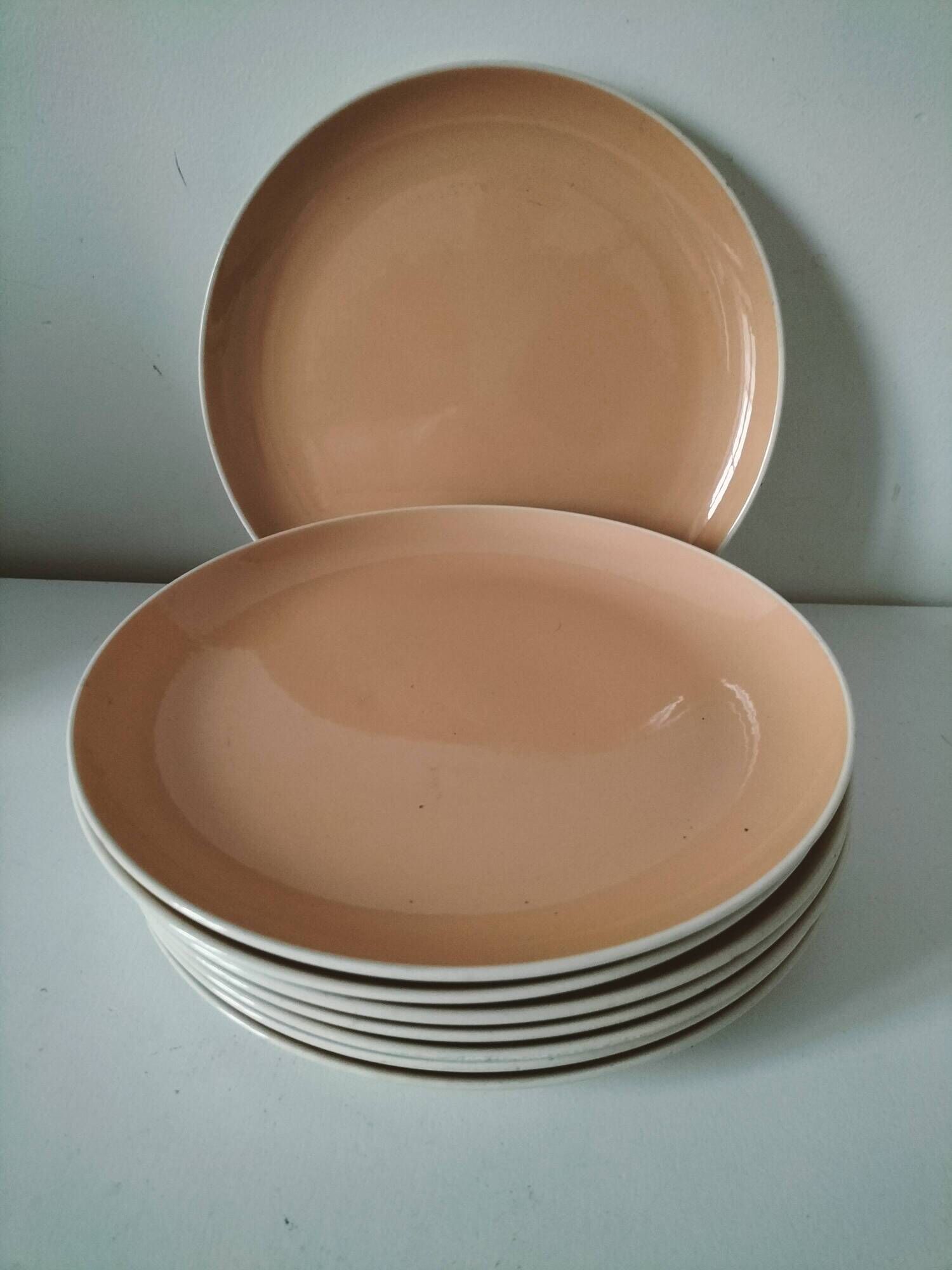 Set of 8 Villeroy & Boch Saar pattern plates, powder pink, 1950s