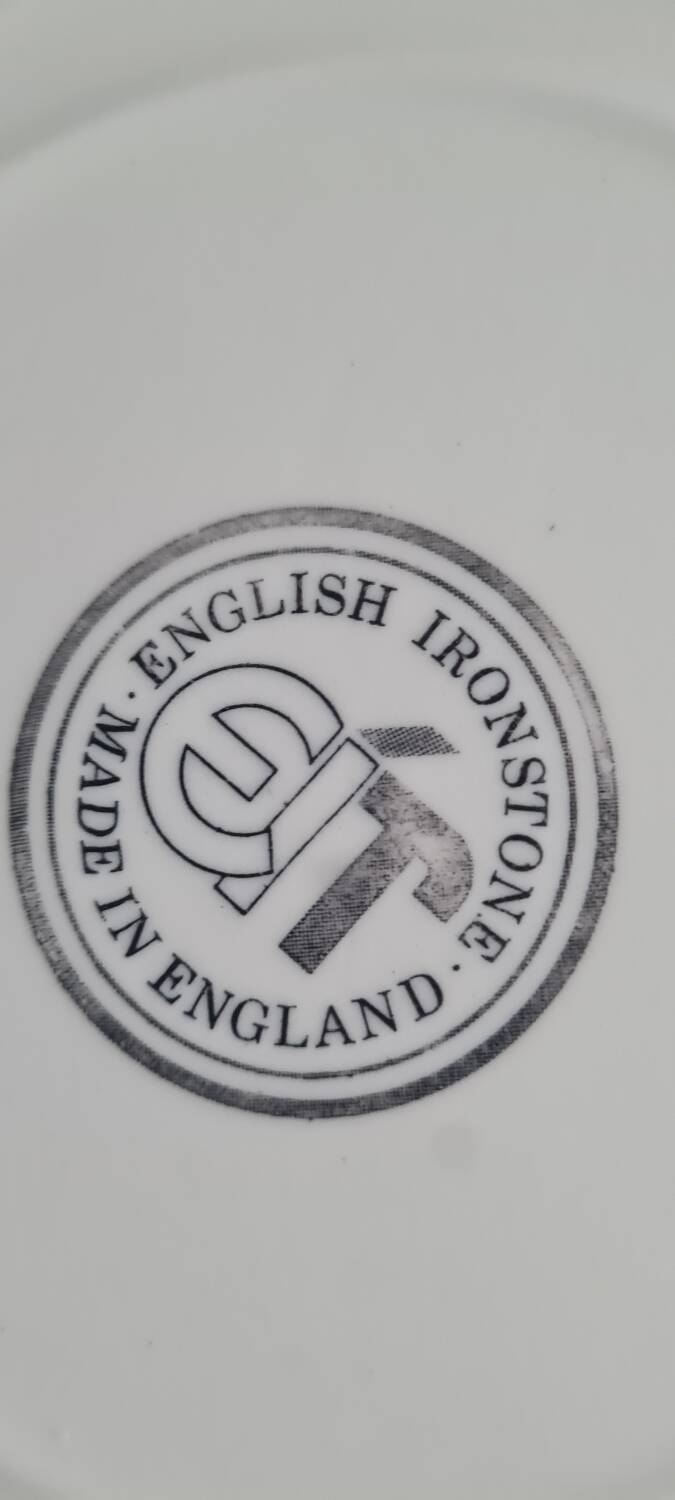 Service of 6 English earthenware plates