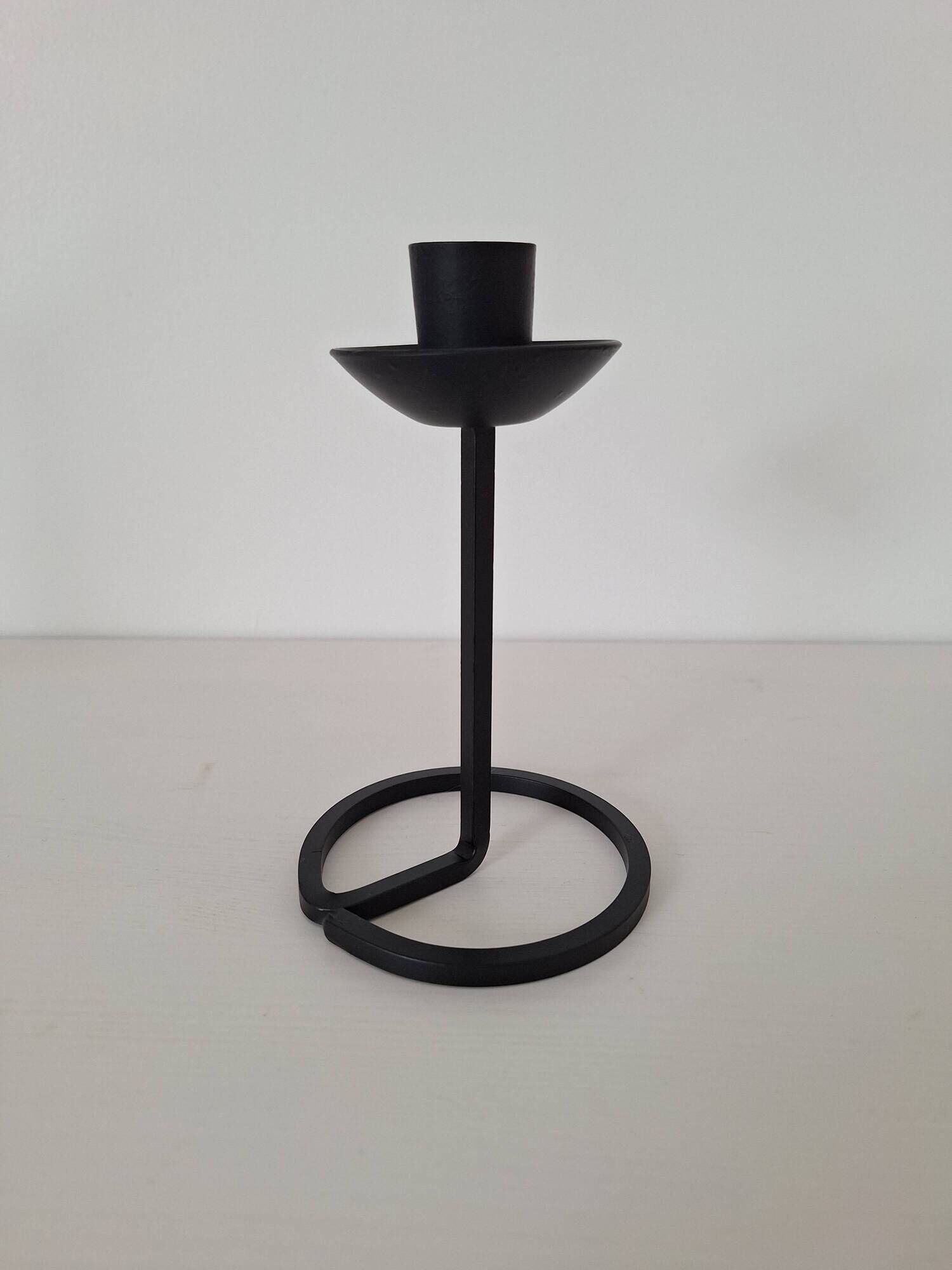 Bougeoir en fer forgé noir