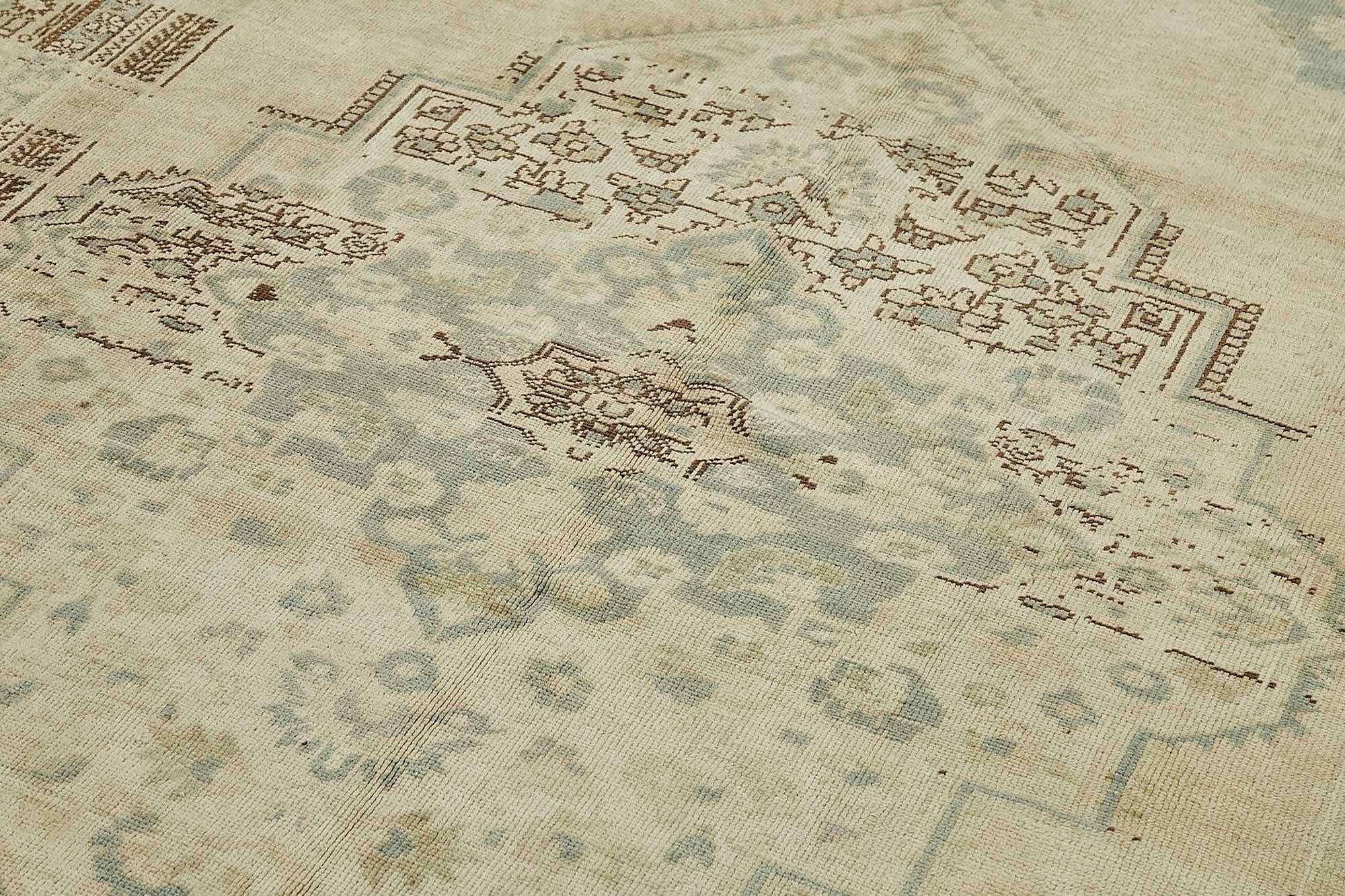 Turkish Vintage Anatolian Rug 188 cm x 335 cm