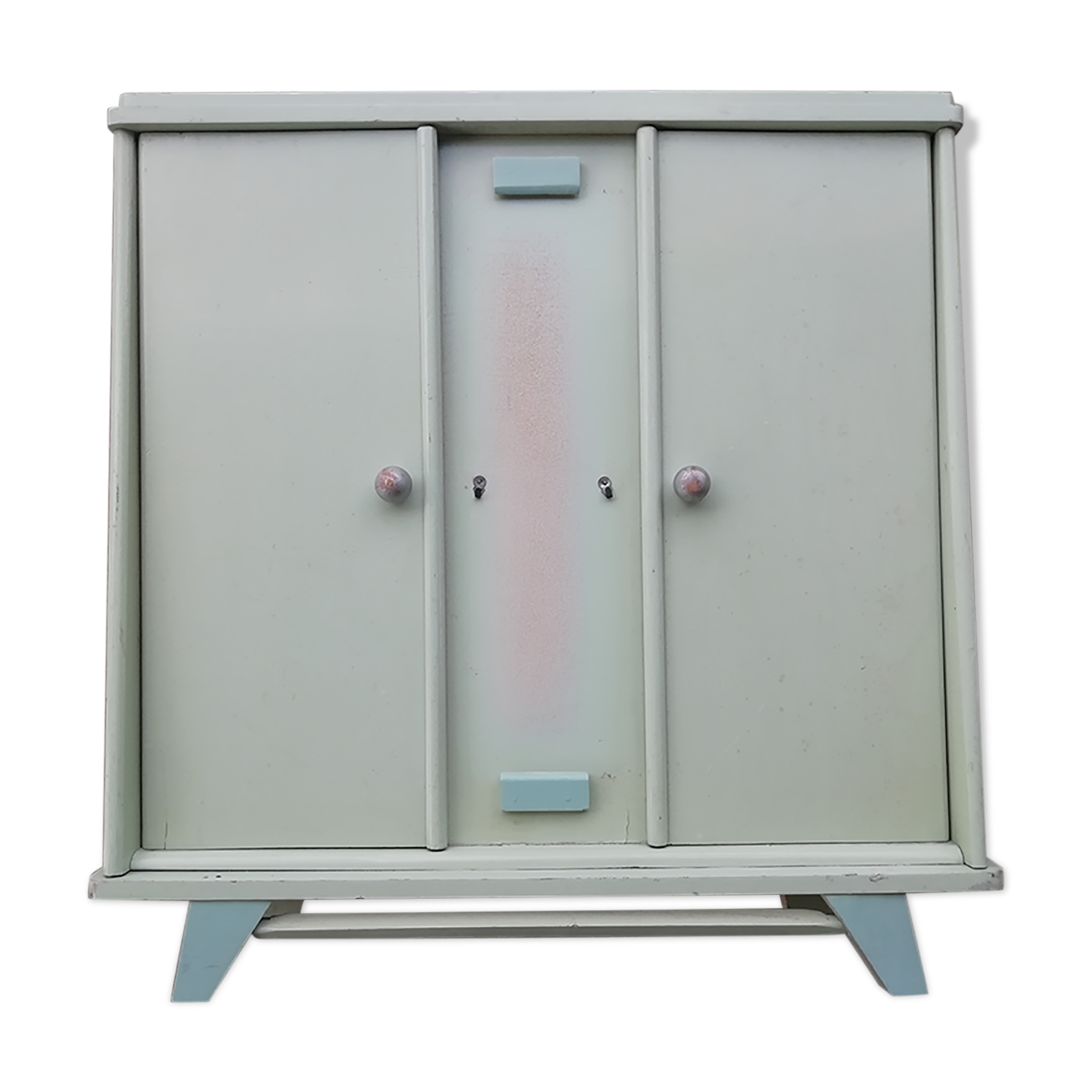 Doll wardrobe