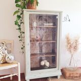 Old showcase