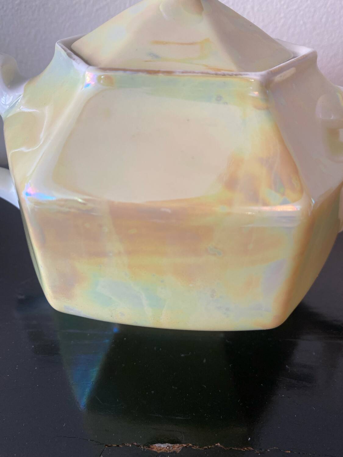 Vintage art deco sugar bowl in iridescent yellow
