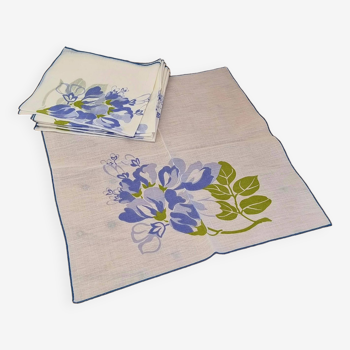 Set of 8 vintage blue flower napkins