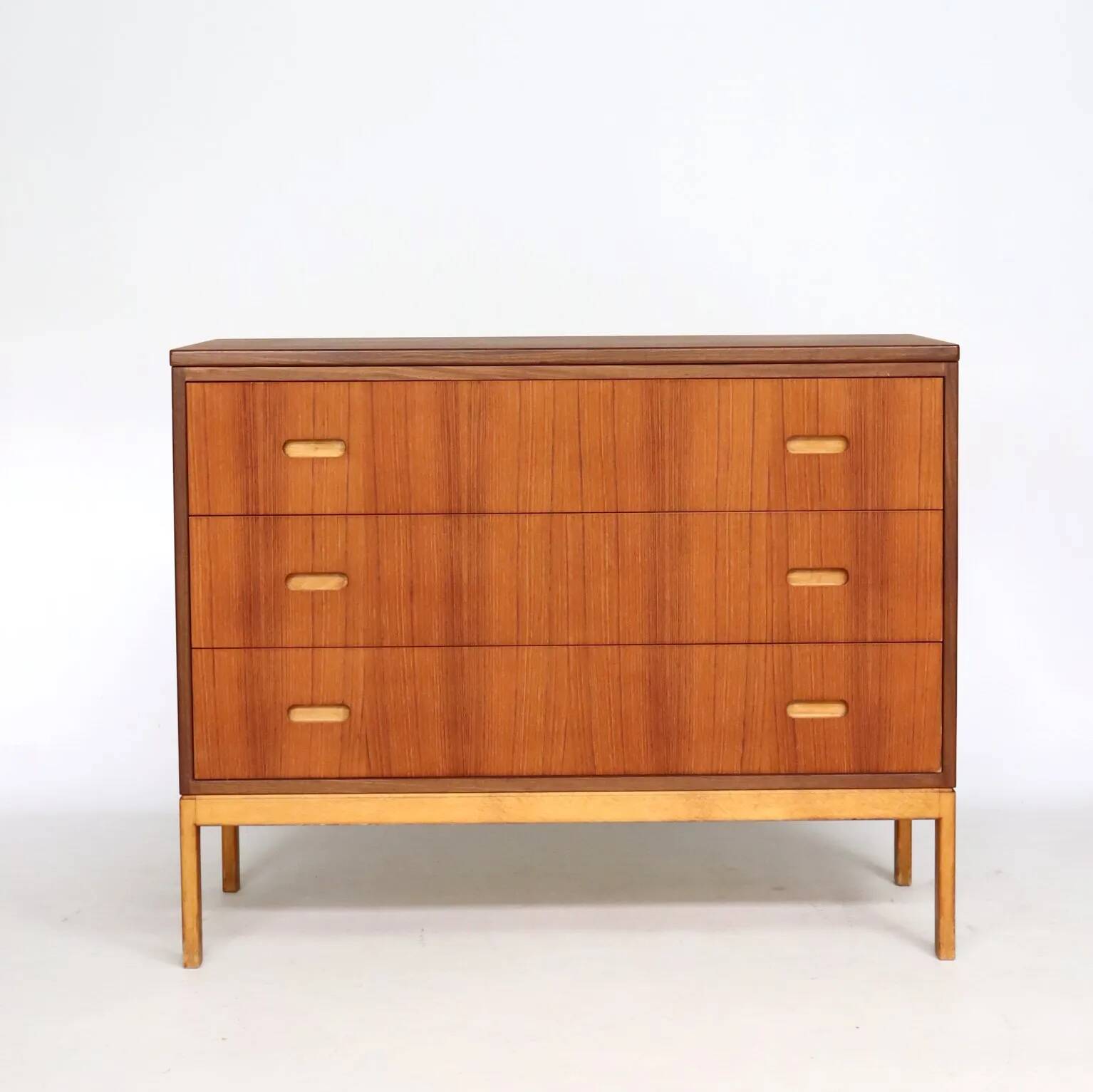Commode scandinave en teck