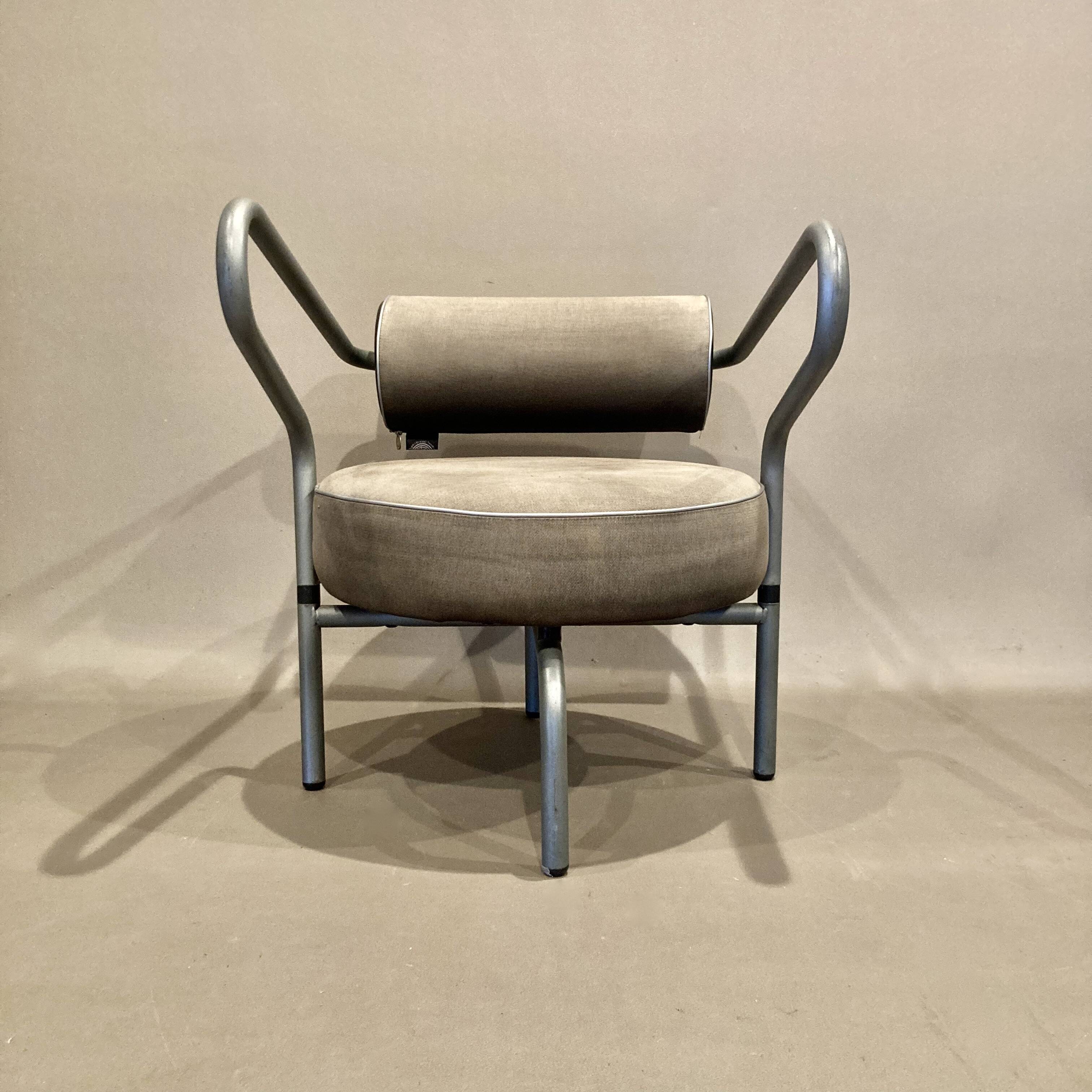 Pair of designer armchairs "the natural choice".