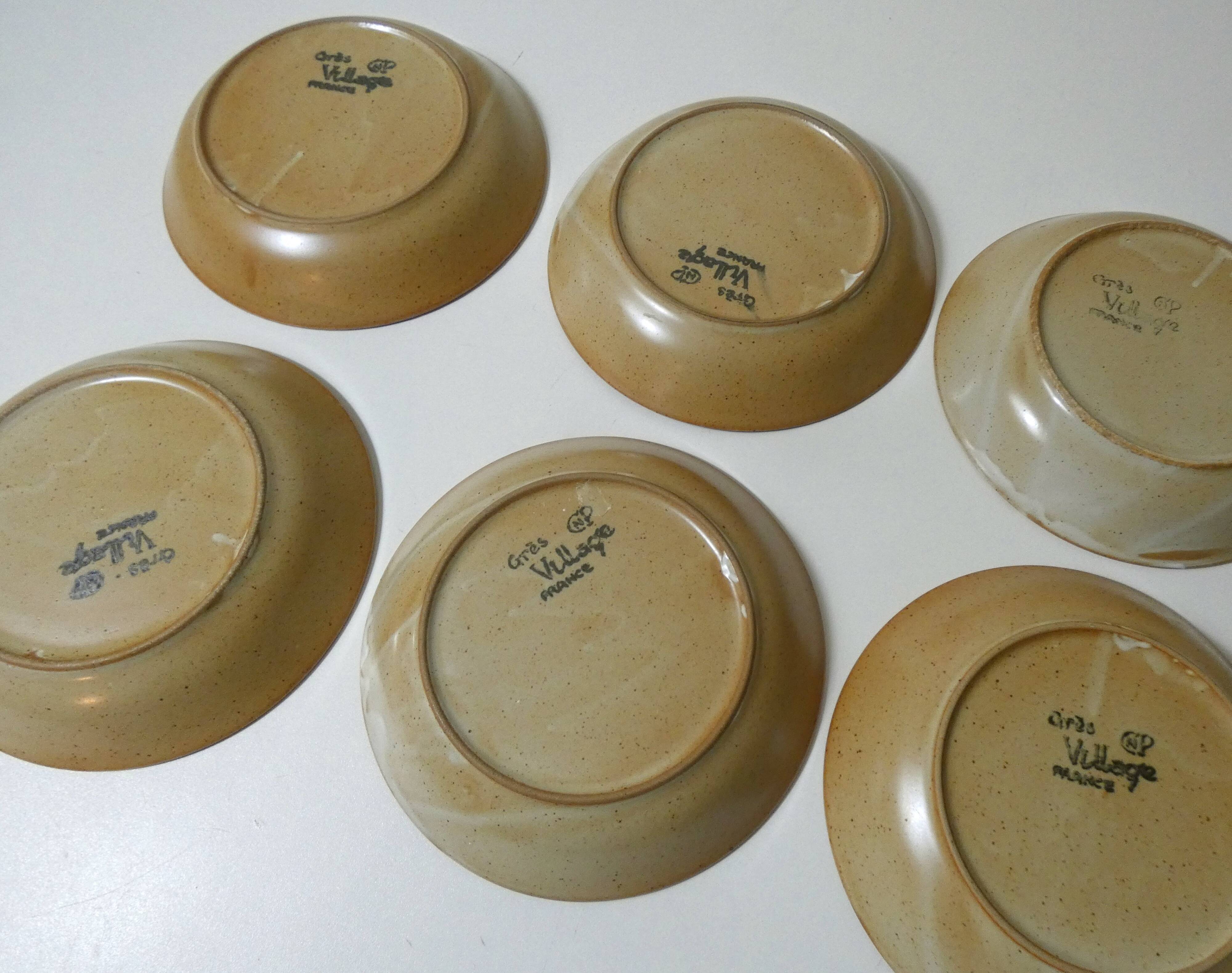 6 Vintage Village Stoneware Soup Plates