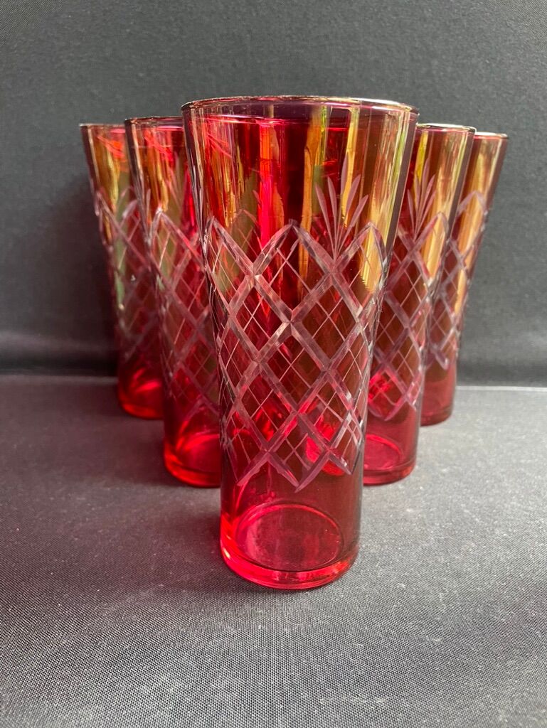 6 red glasses cut in orangeade – mid-twentieth