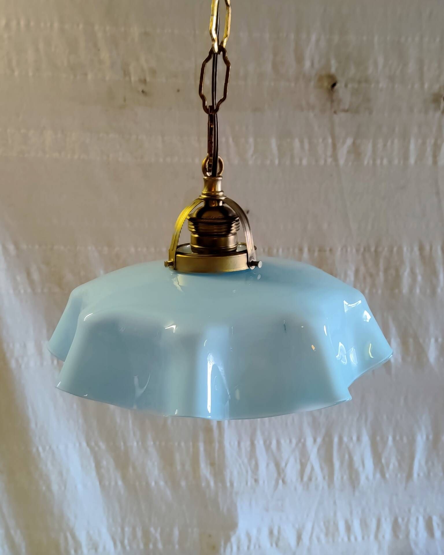 Vintage suspension in blue opaline and gilded brass - mid 20th century.
