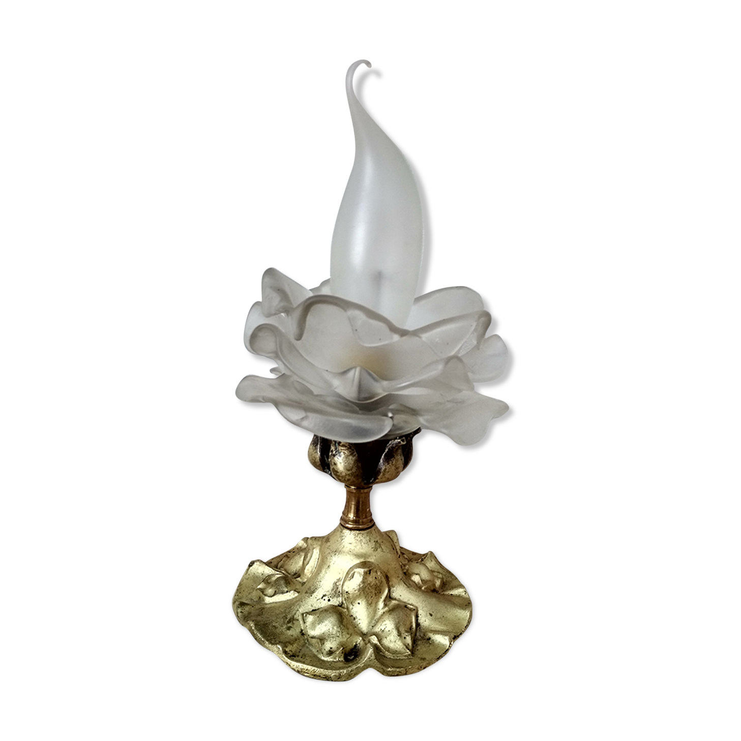 Art nouveau lamp in gilded bronze with glass tulip