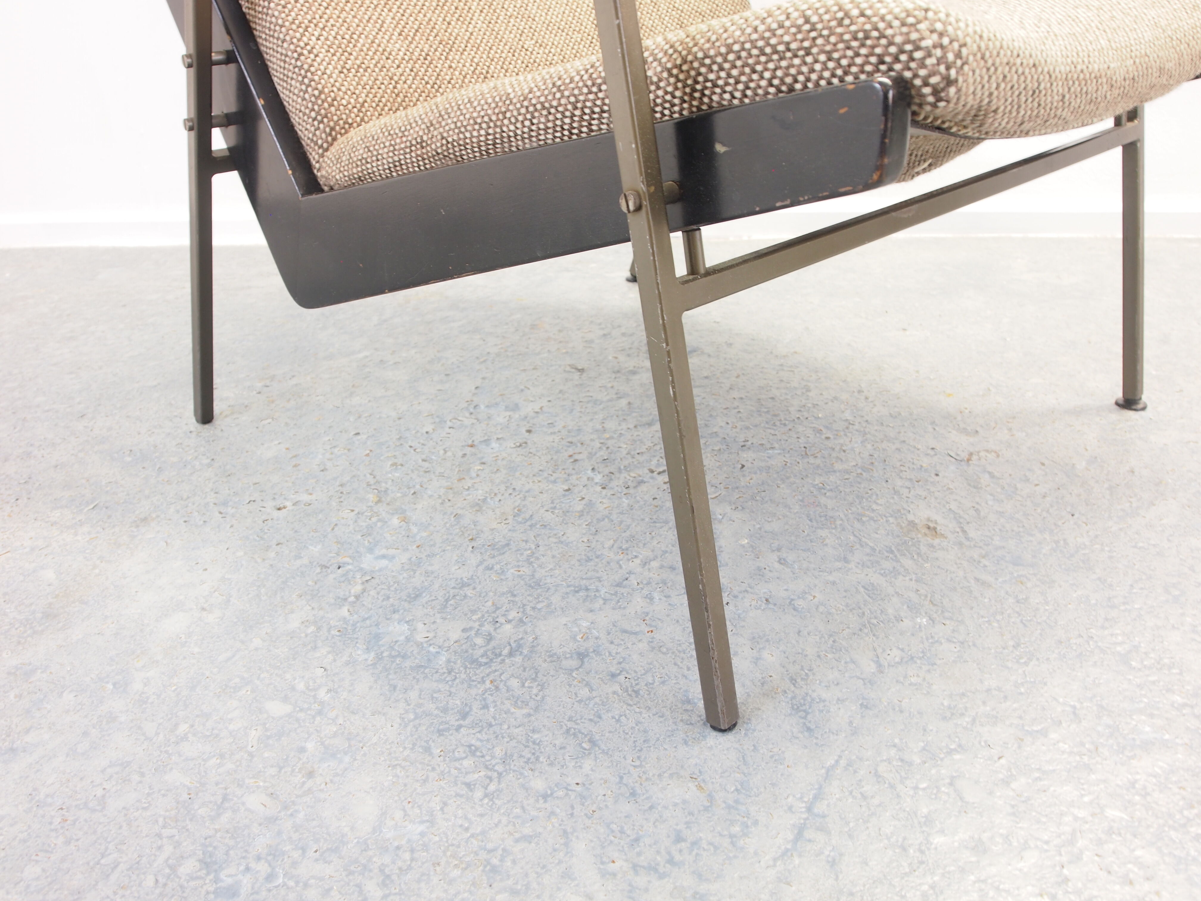 Mid century dutch lounge chair "lotus" by Rob Parry for Gelderland