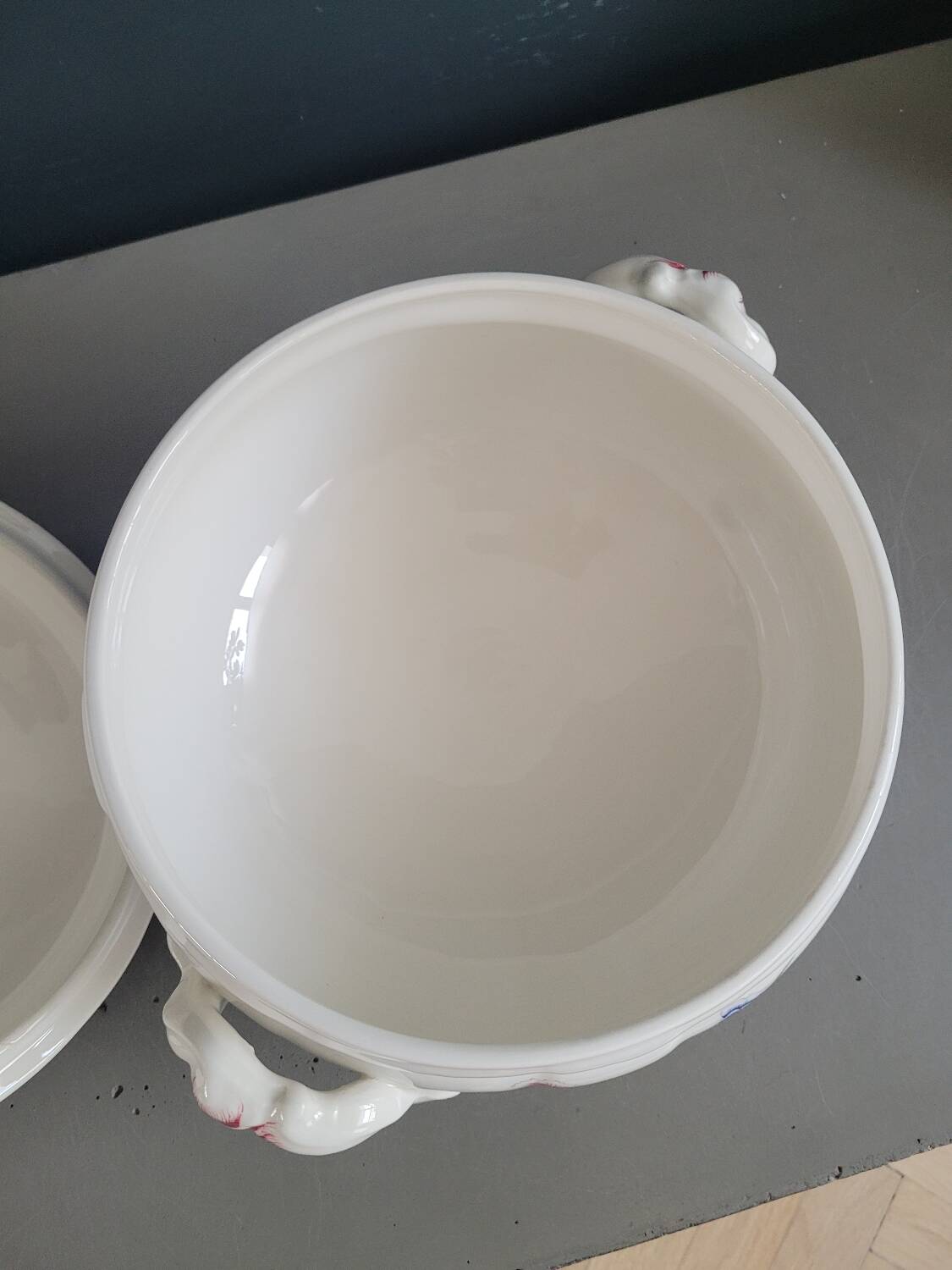 Sarreguemines glazed earthenware soup tureen, Rouen model - dishwasher safe
