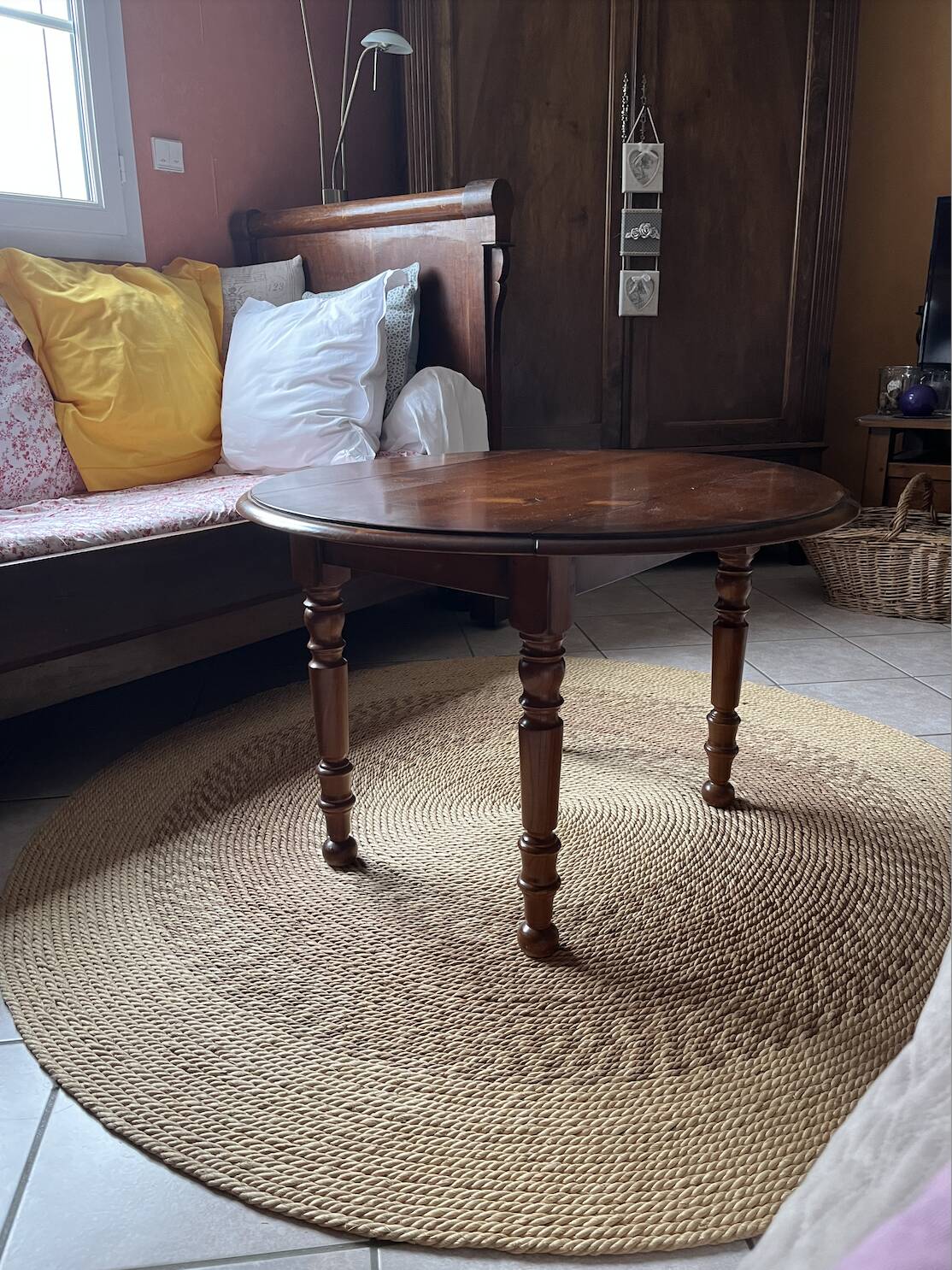 Table basse style Louis Philippe