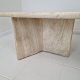 Table basse robuste en travertin italien avec deux pieds à trois pieds, années 1980