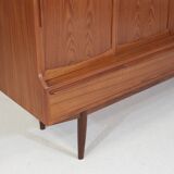 Henning Kjaernulf high sideboard