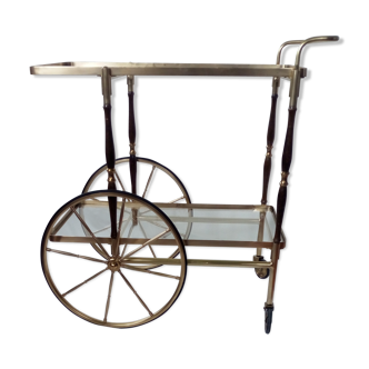 Serving table