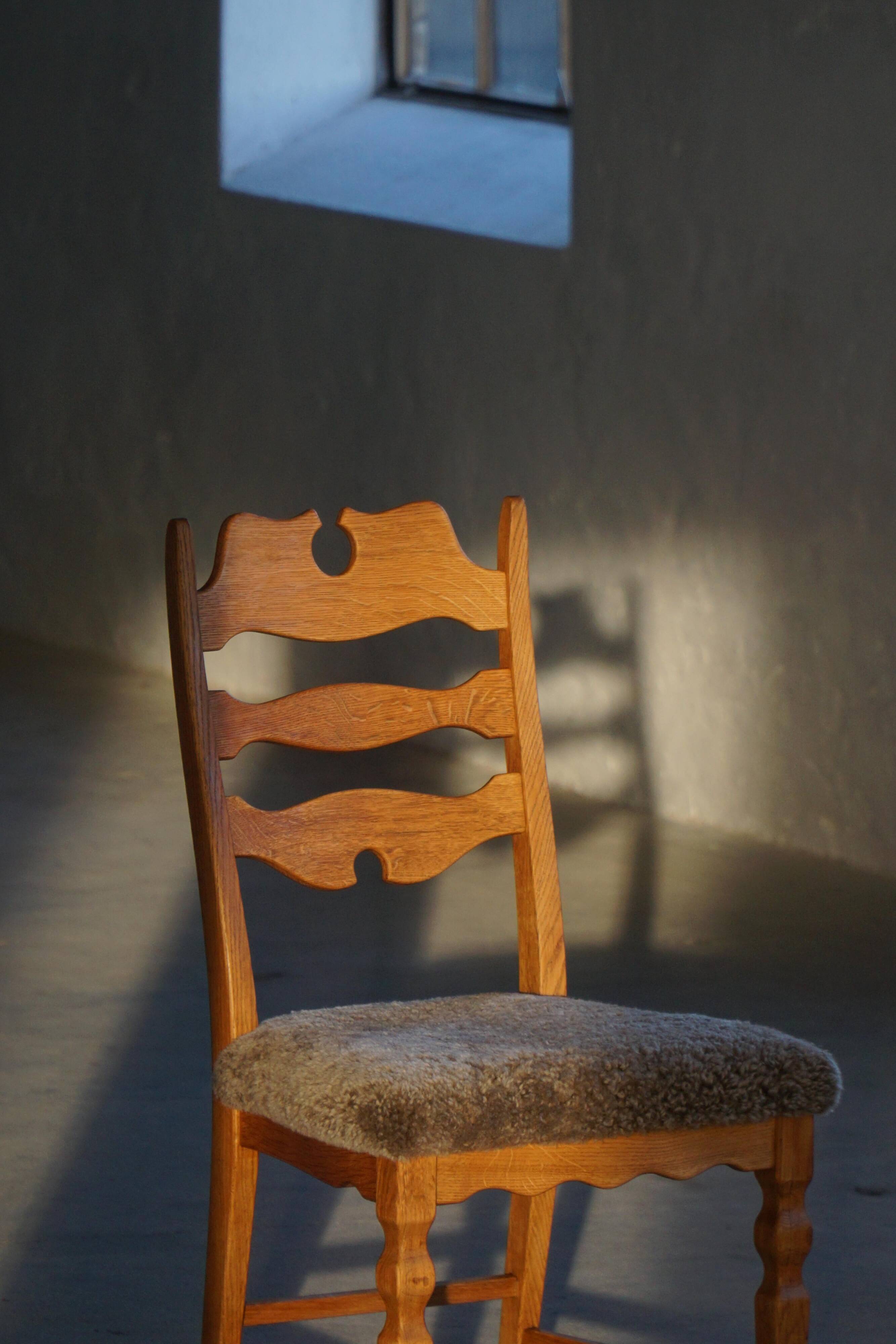 Denmark mid-century, set of 8 oak and lambswool chairs, Henning Kjærnulf, 1960s