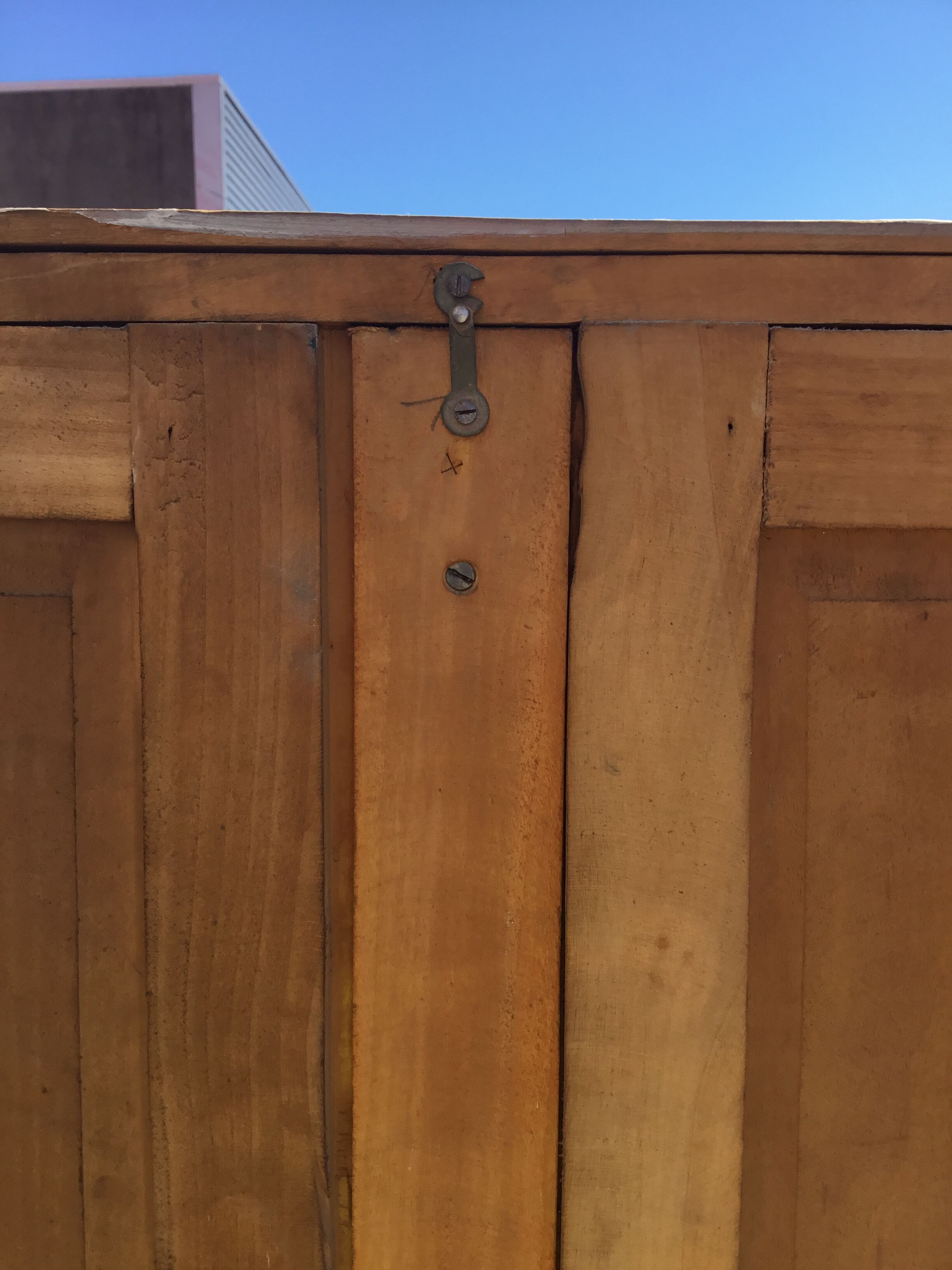 Manufrance cabinet in oak annee