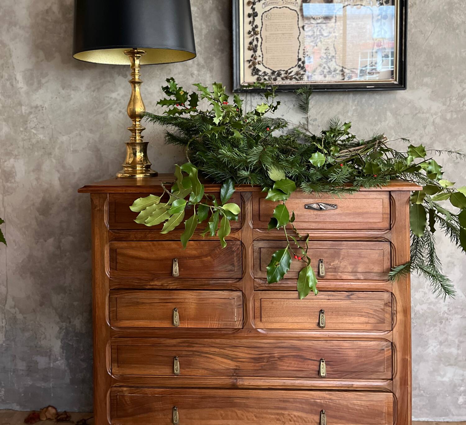Old chest of drawers