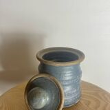 Ceramic pot with movement