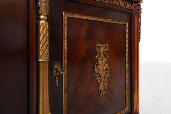 Buffet en acajou de style Louis XVI de haute qualité du XXe siècle par EP Ehalt