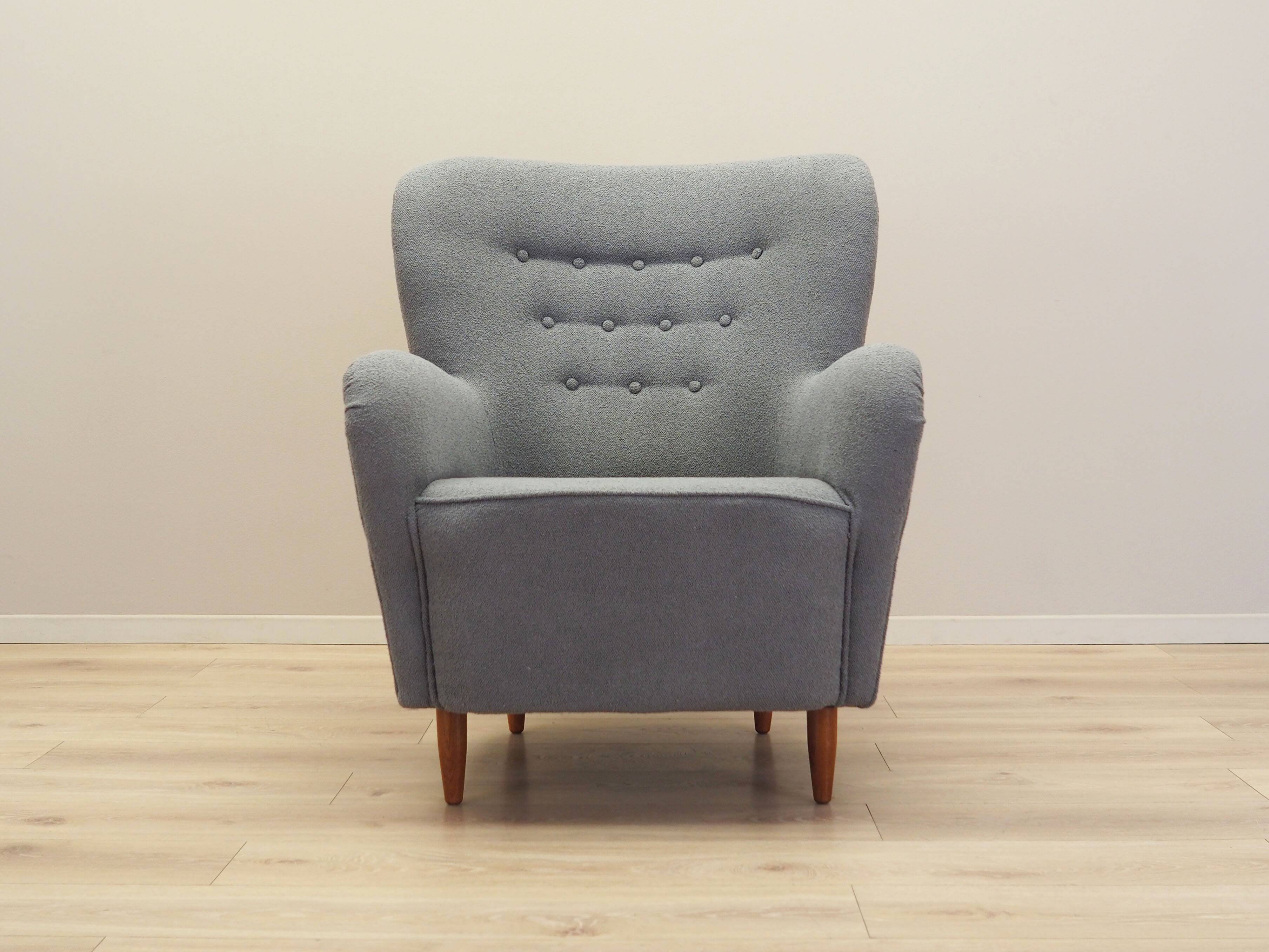 Fauteuil gris, design scandinave, fabrication : Danemark