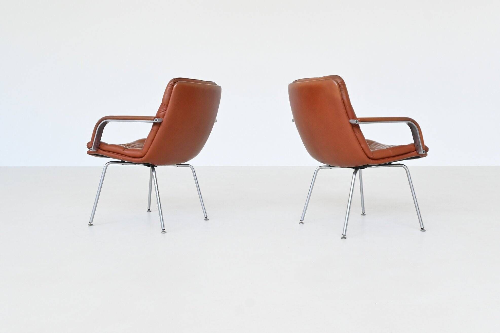Geoffrey Harcourt pair of armchairs in leather Artifort The Netherlands 196