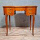 coiffeuse de style Louis XV de forme haricot , élégante et très décorative