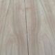 Table ronde extensible style Directoire rénovée en bois clair  avec 2 rallo