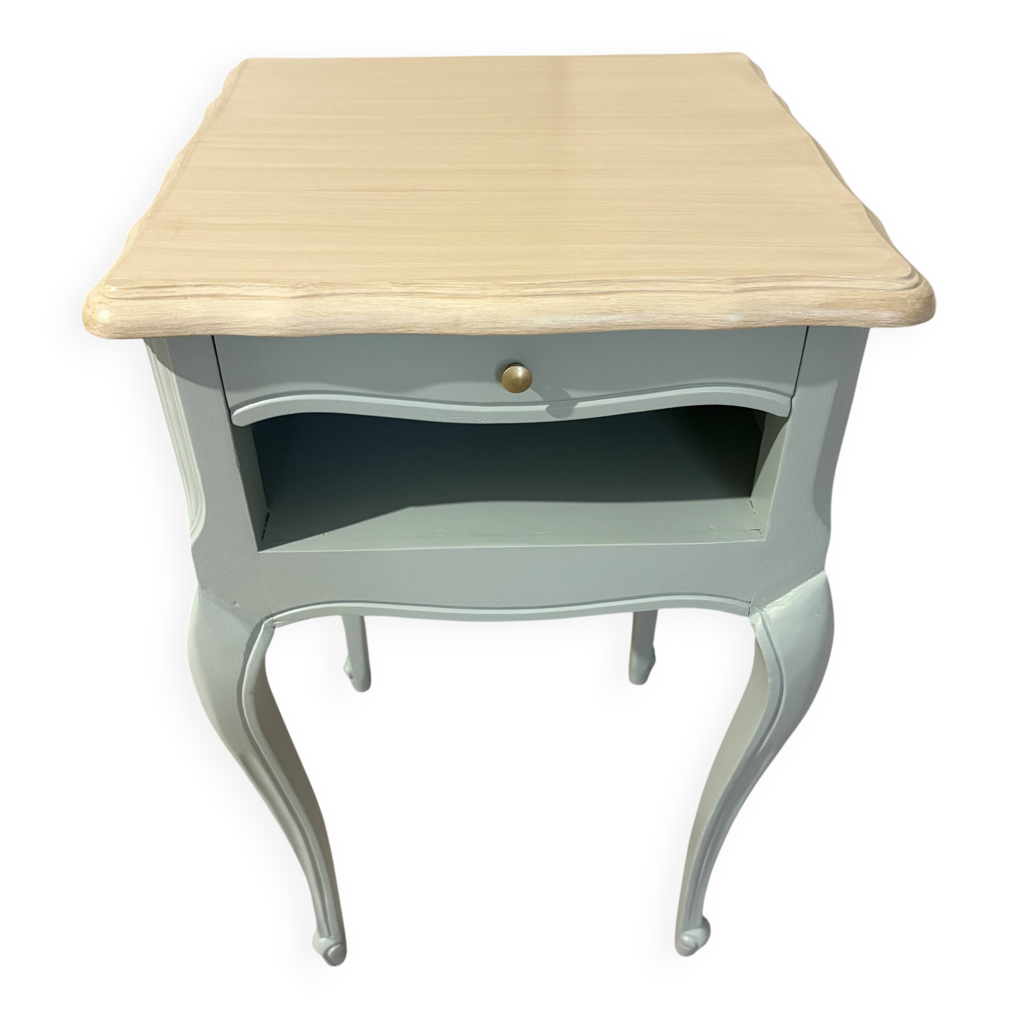 Refurbished bedside table in vintage/country chic style