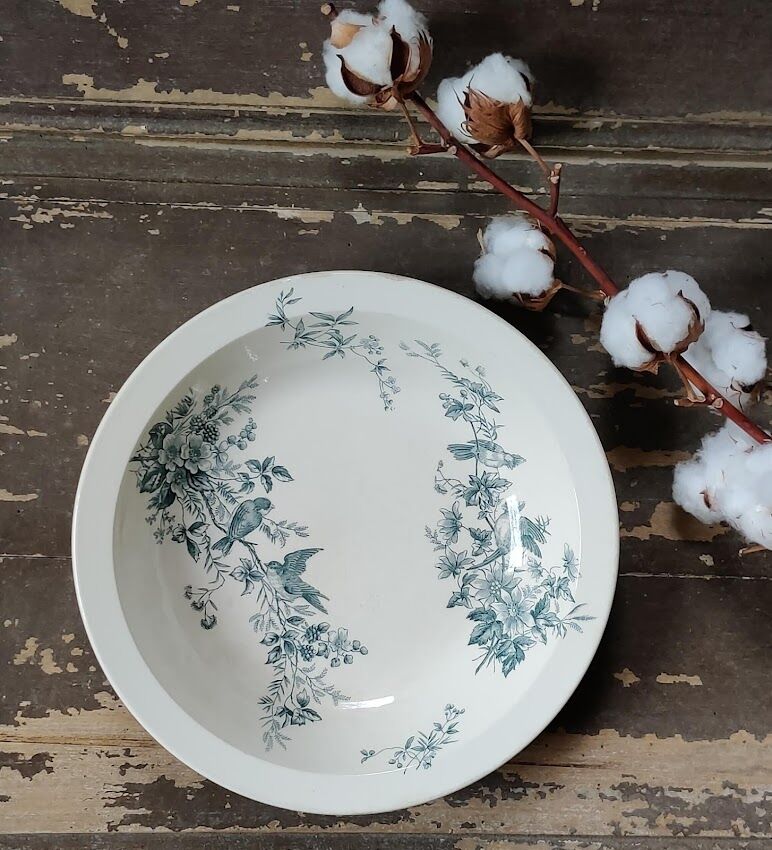 "Cute" hollow dish from Longwy