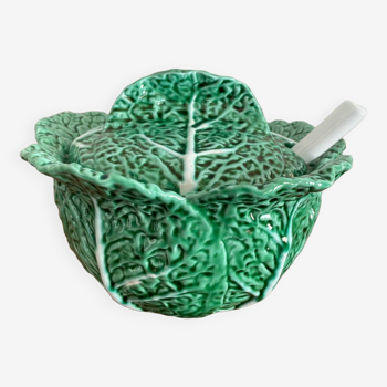 Tureen slush green cabbage with its spoon