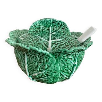 Tureen slush green cabbage with its spoon