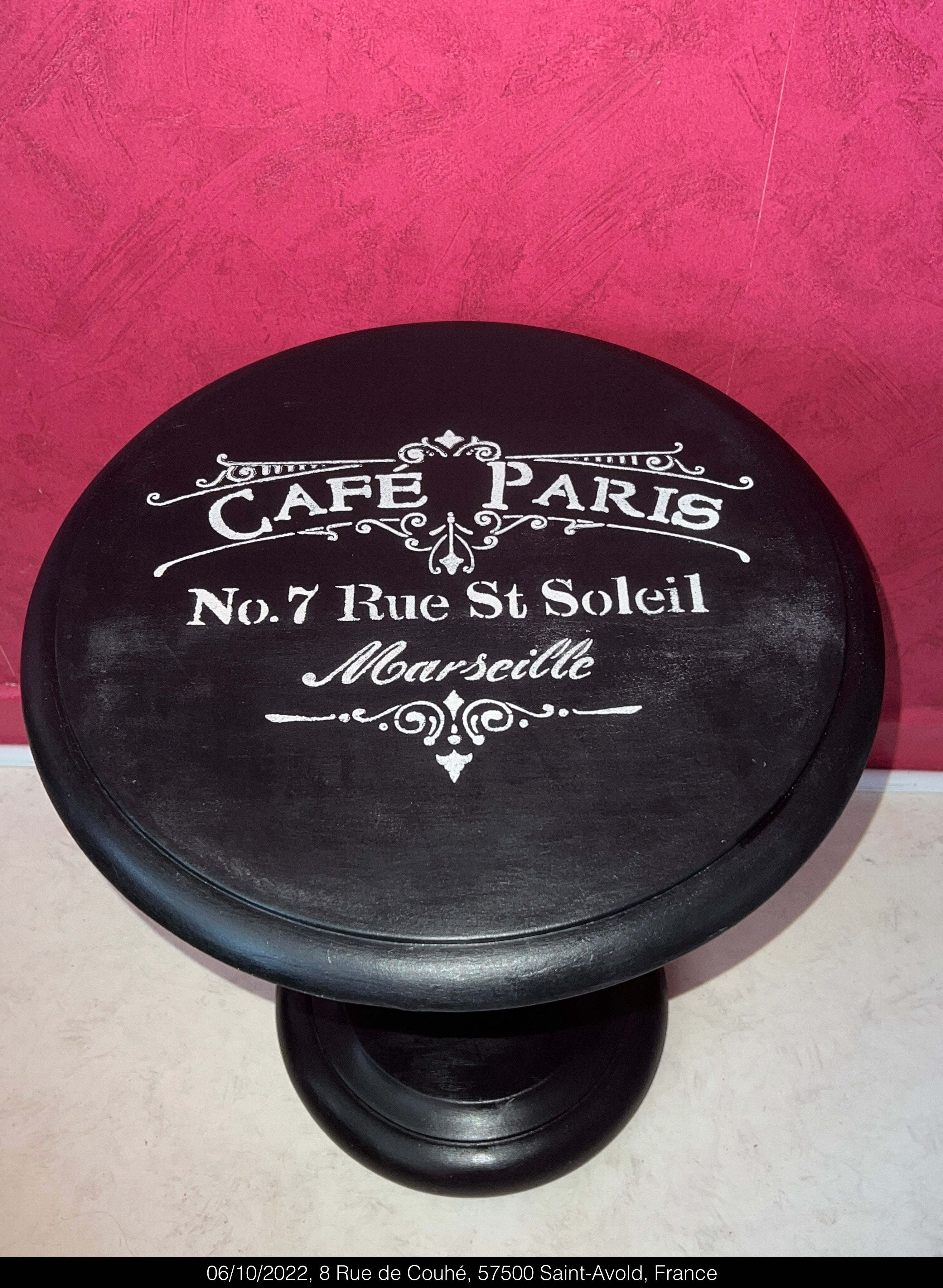 Small "vintage" pedestal table