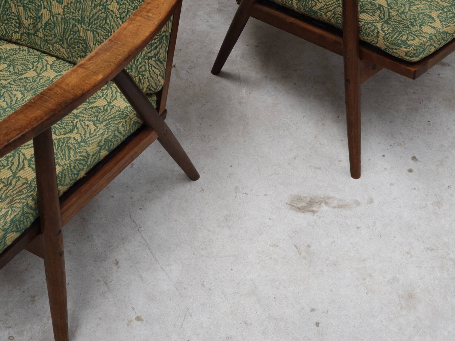 Pair of green flower boomerang armchairs by Antonin Suman for Ton (Thonet)