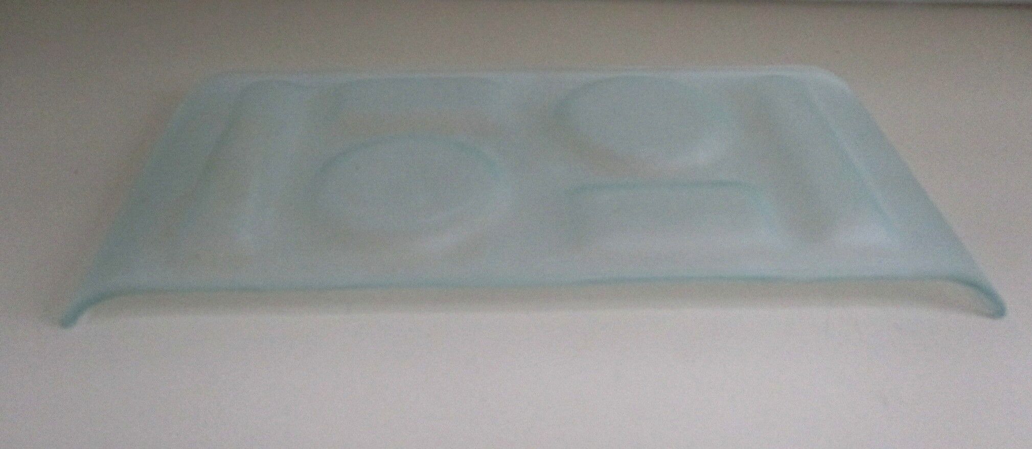 Glass presentation dishes