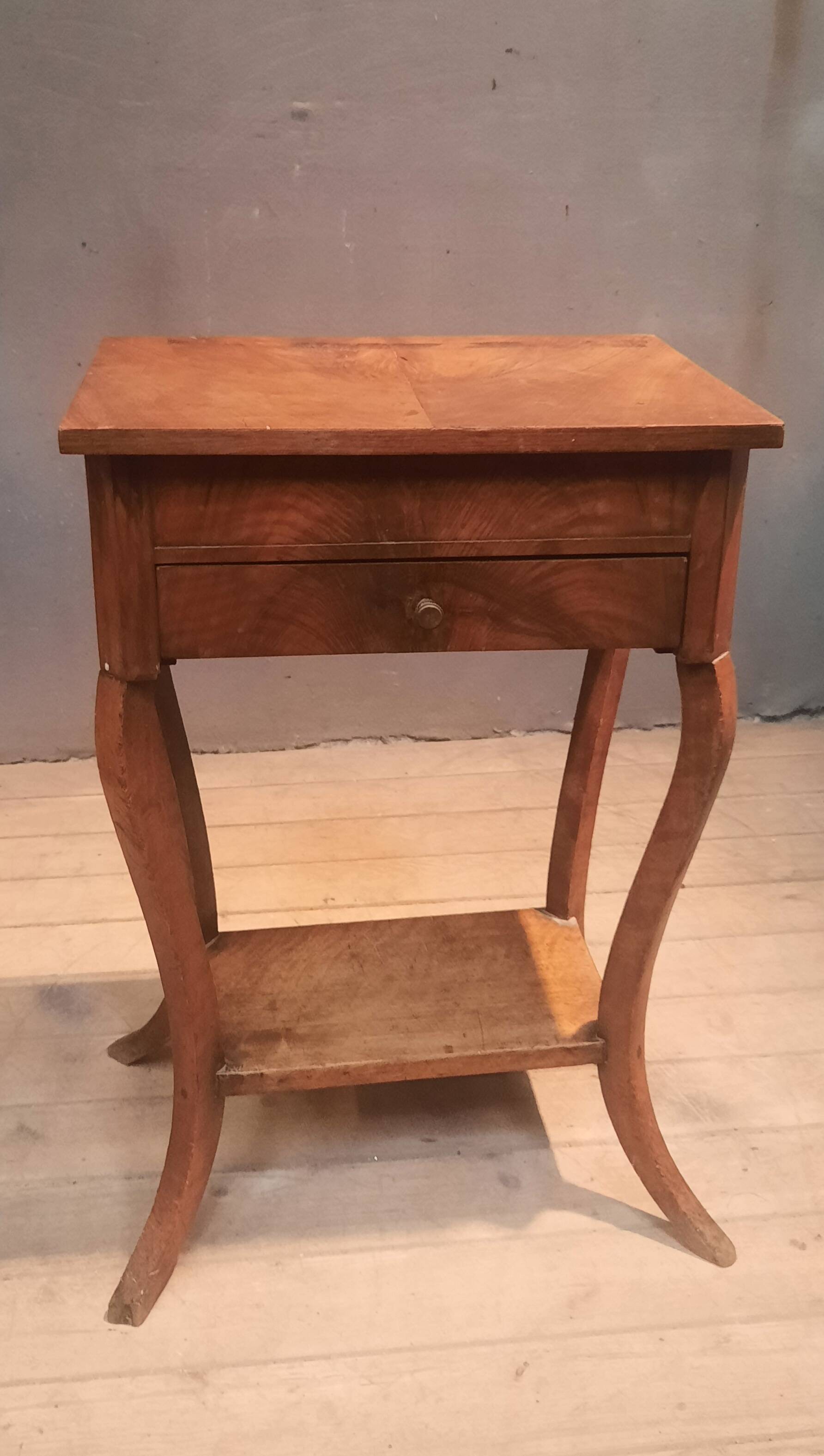 Coiffeuse du dix-neuvieme sciecle