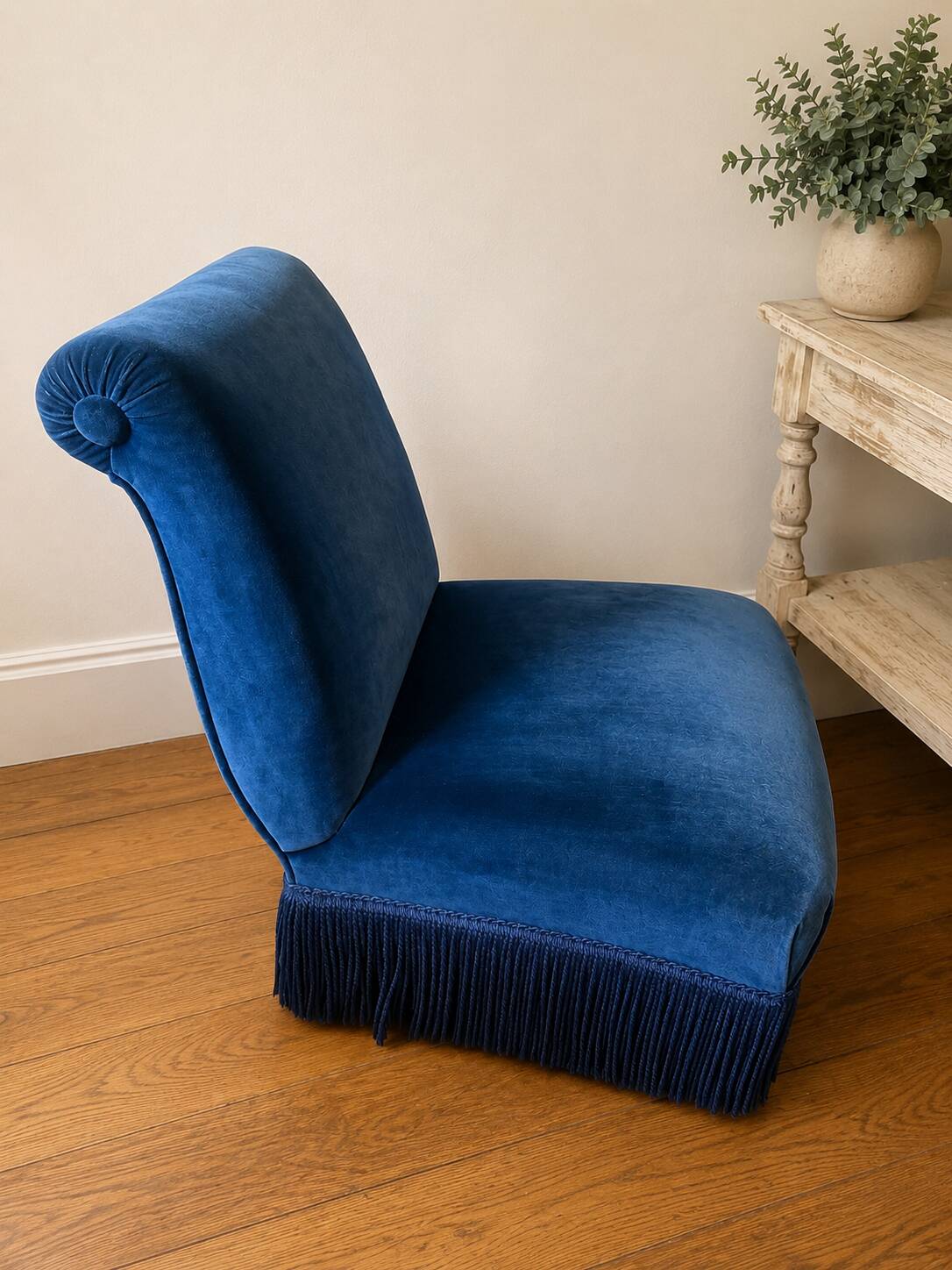 Fauteuil crapaud en velours bleu