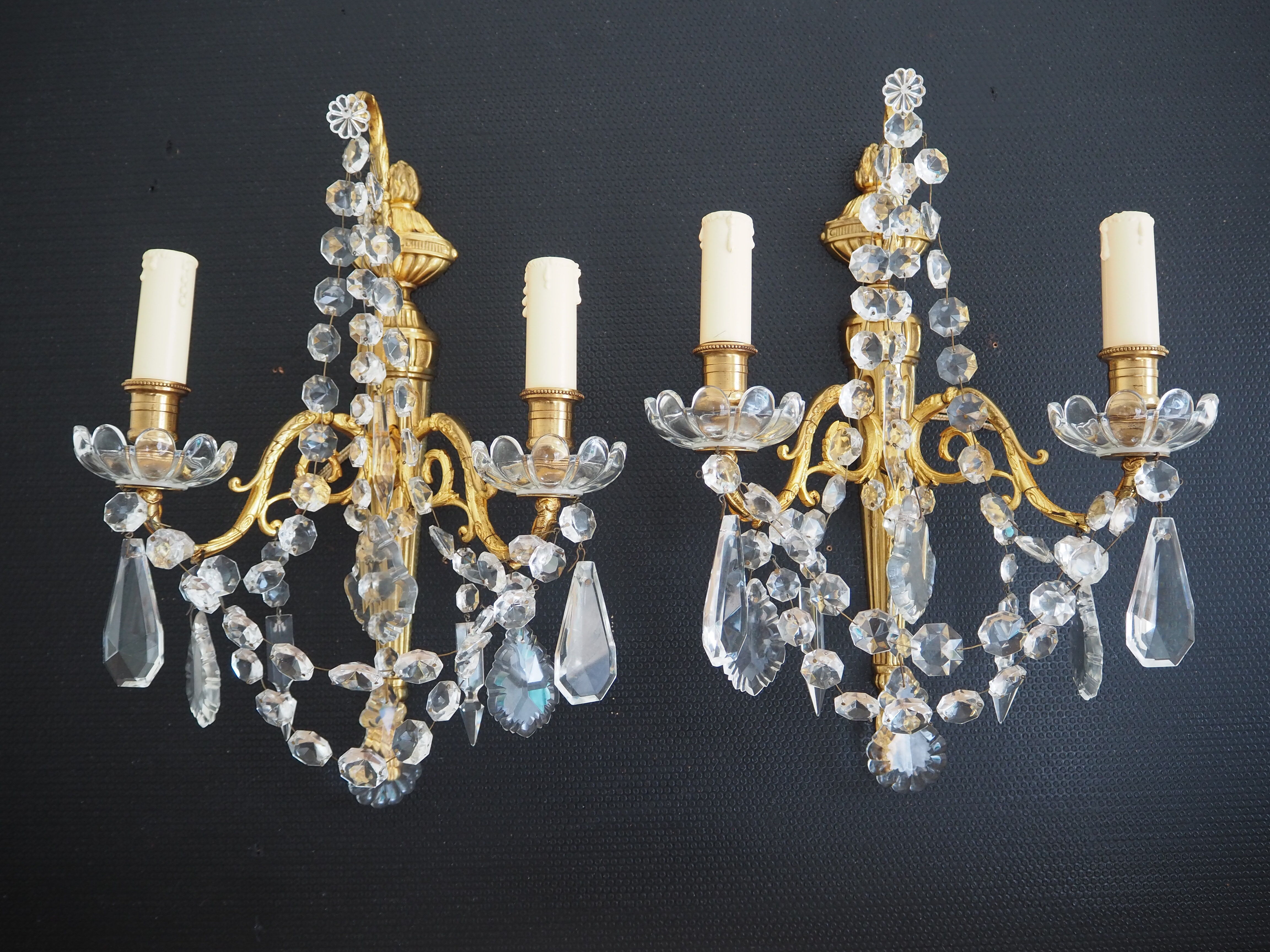 Pair of wall lamps two bronze lights with grapevines and crystal garlands – Louis XV style