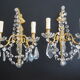 Paire d’appliques deux feux en bronze avec pampilles et guirlandes en cristal – Style Louis XV