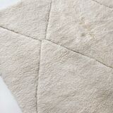 Moroccan Berber carpet Beni ouarain ecru plain with engraved diamonds 285x200cm