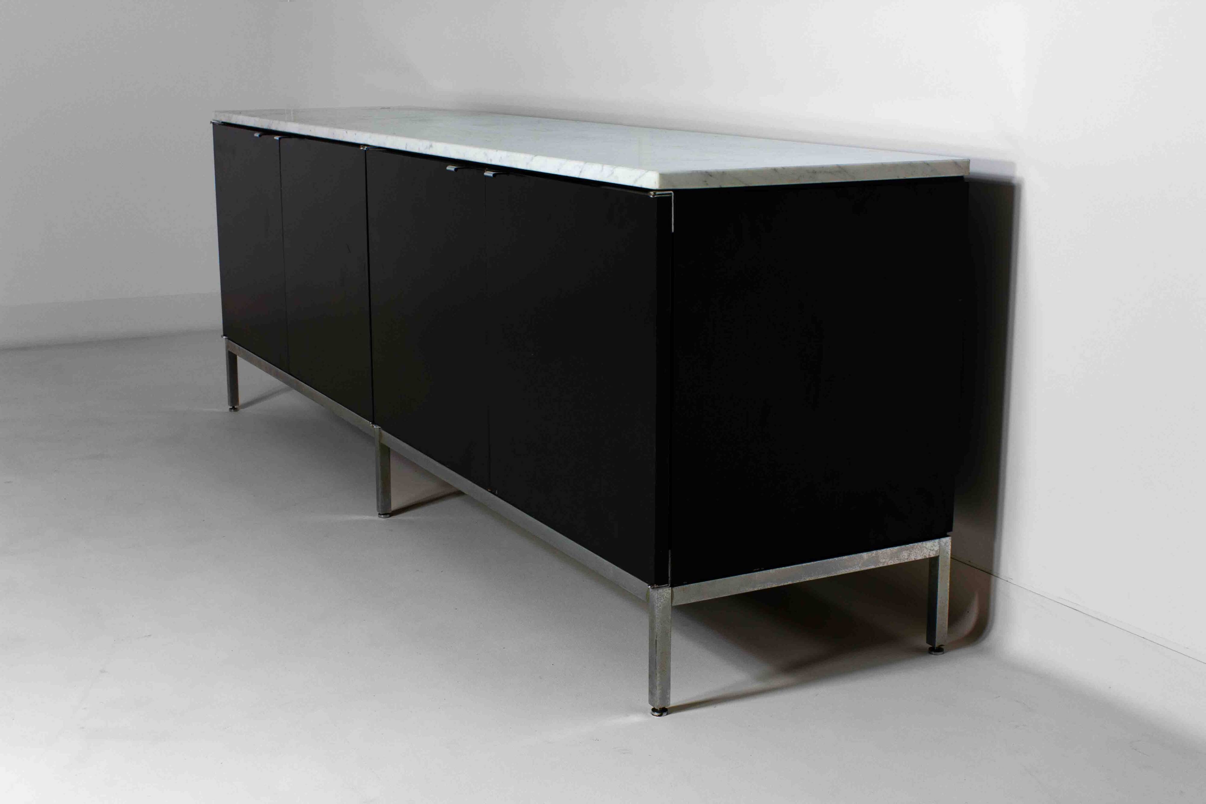 Black Executive Florence Knoll sideboard with metal handles, 1970s