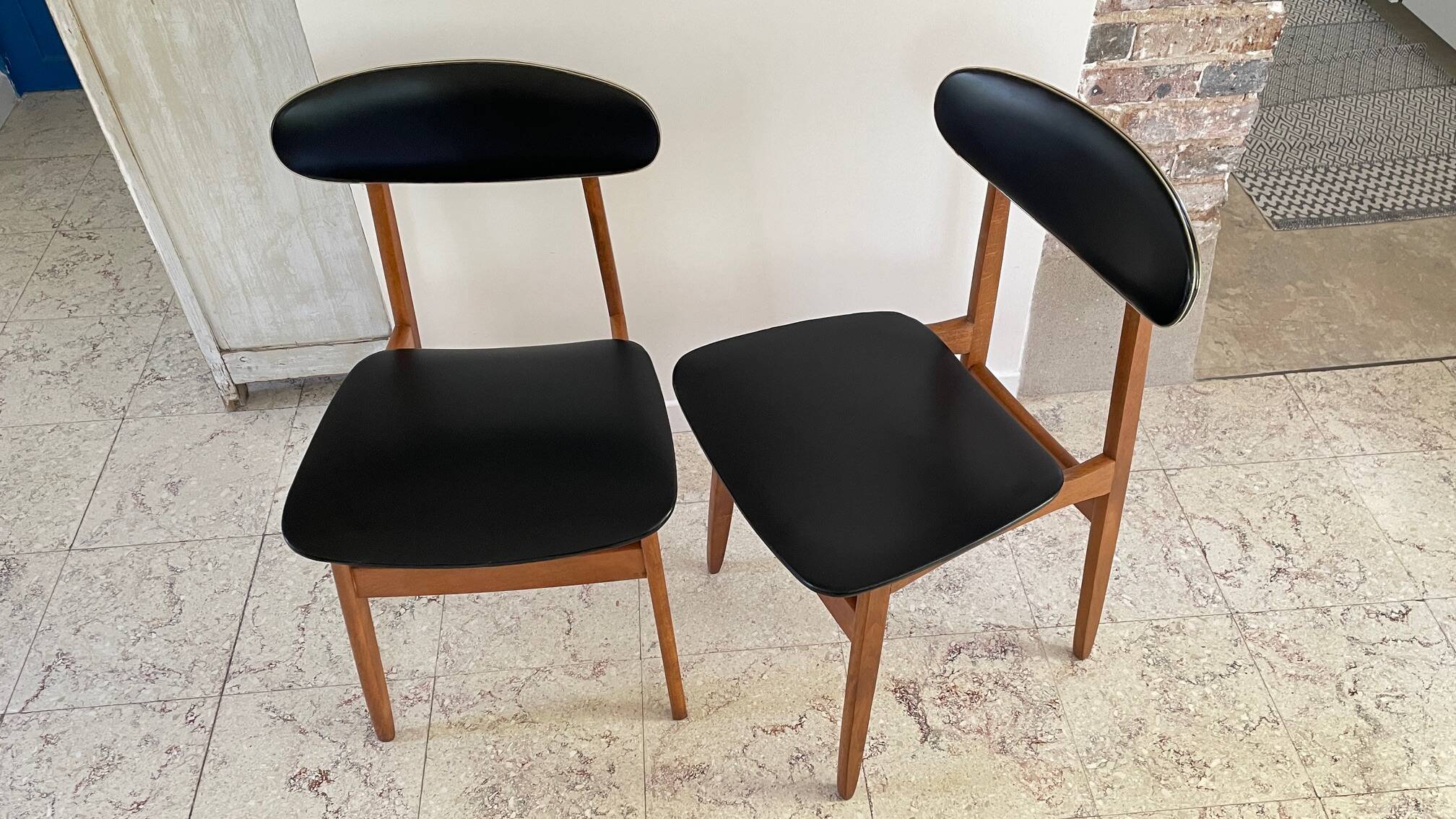 Chic vintage pair of Scandinavian chairs