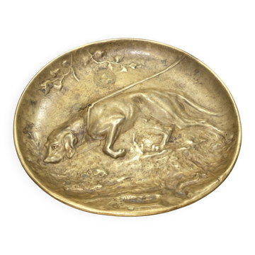 tray / gilded bronze bowl depicting a hunting dog