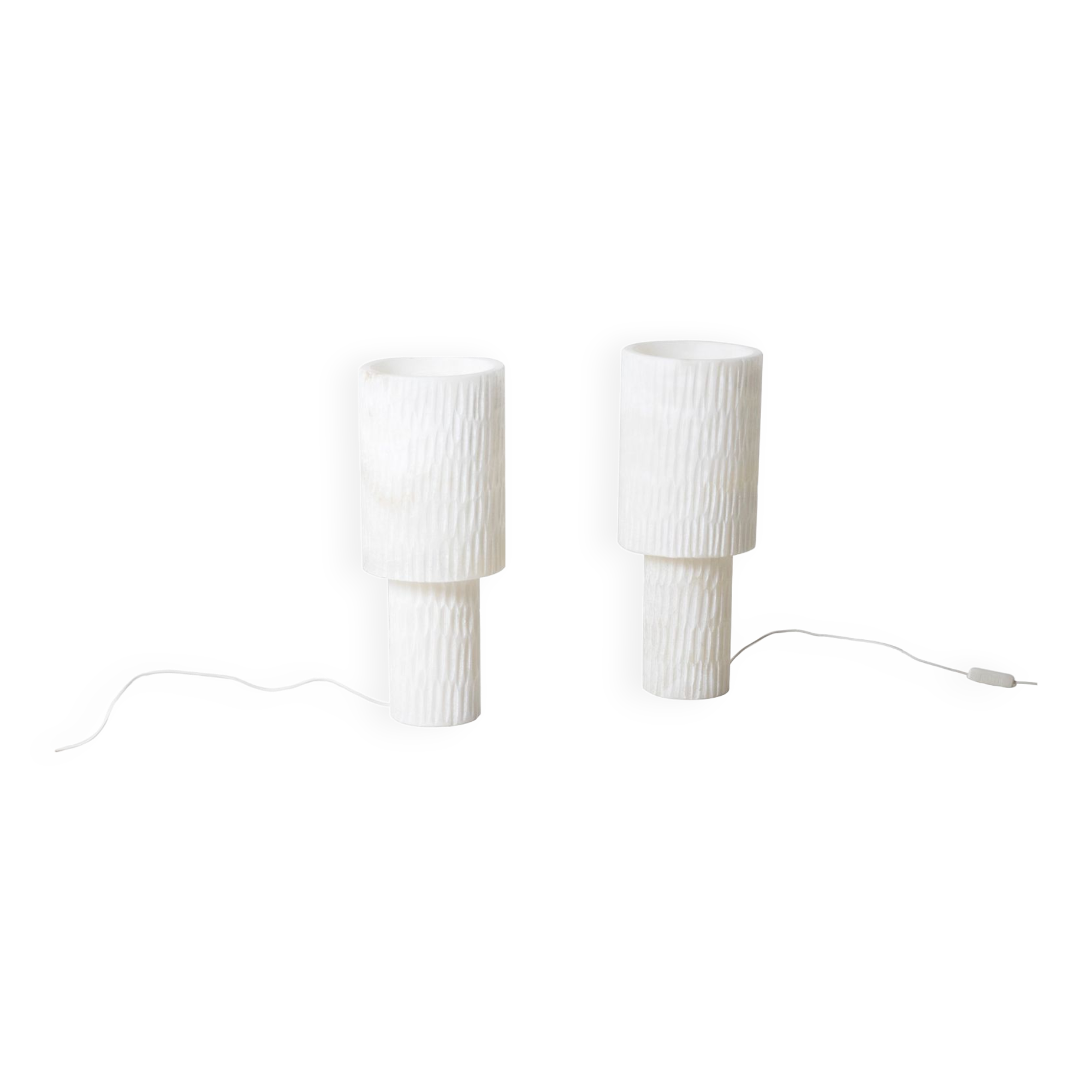 Paire de lampes en albâtre, travail contemporain