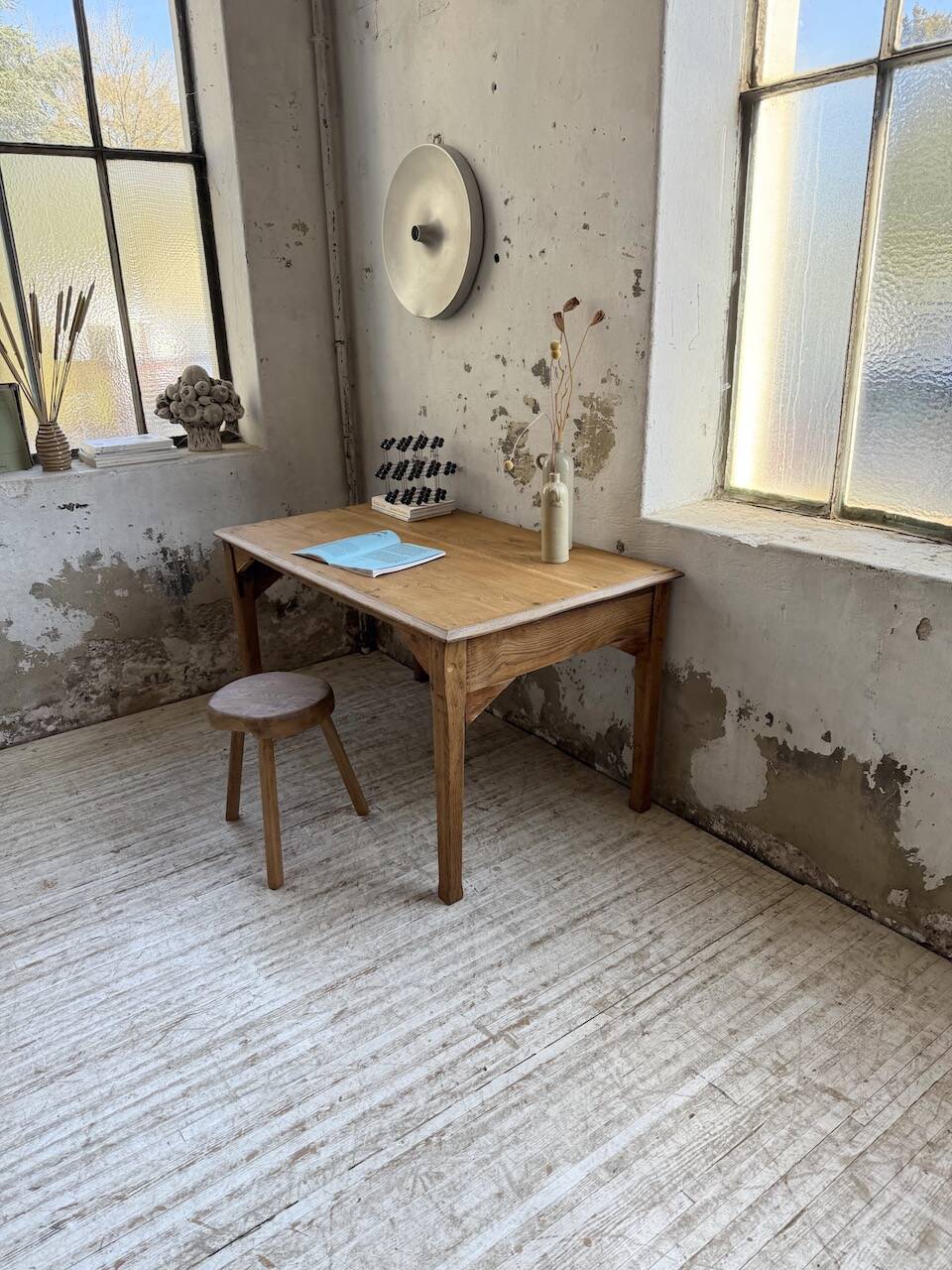Oak desk with spindle legs, 1950s