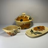 Ensemble Soupière Saucière et Ravier en faïence de Gien collection Tournesol