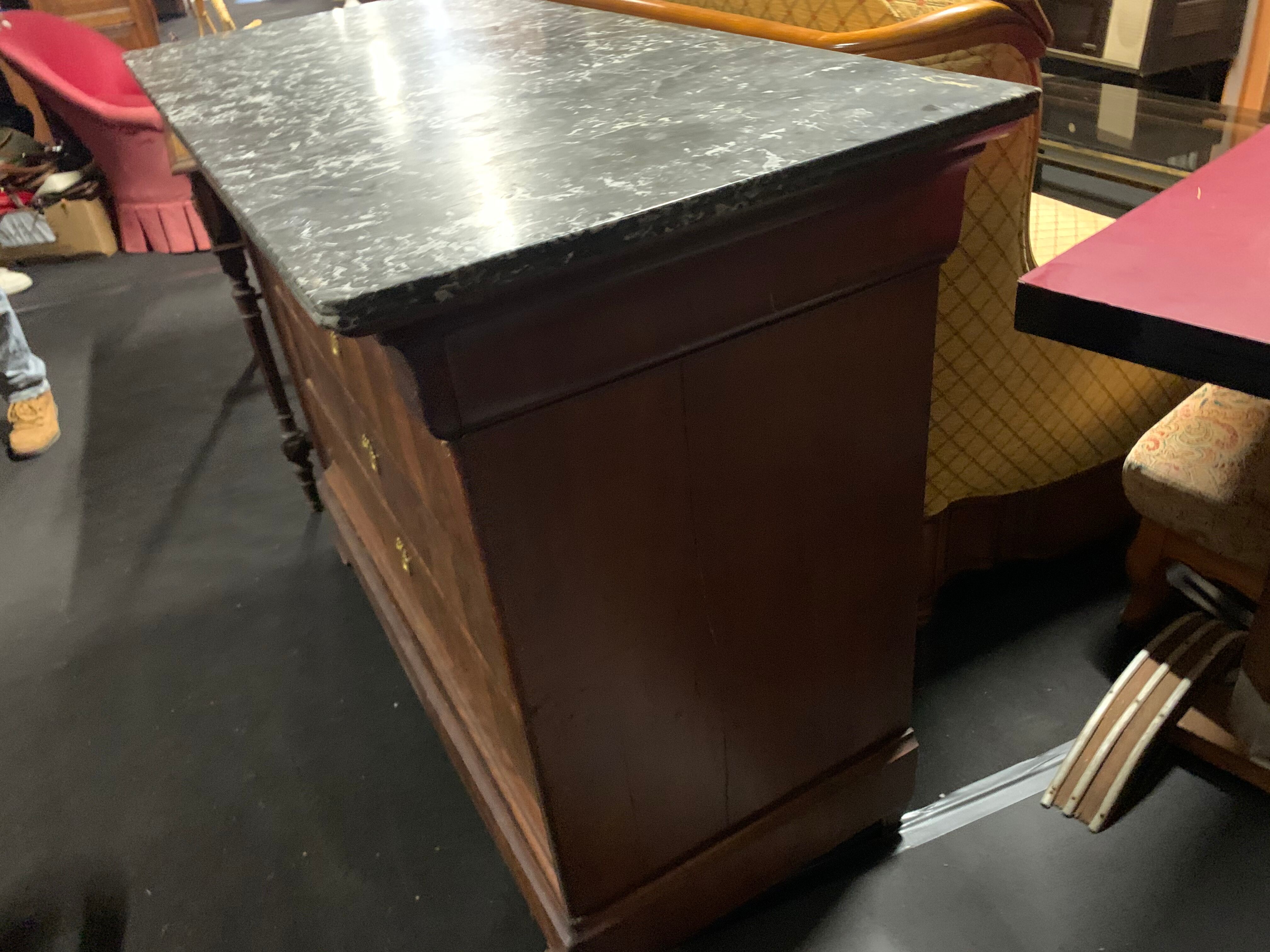 Louis Philippe dresser